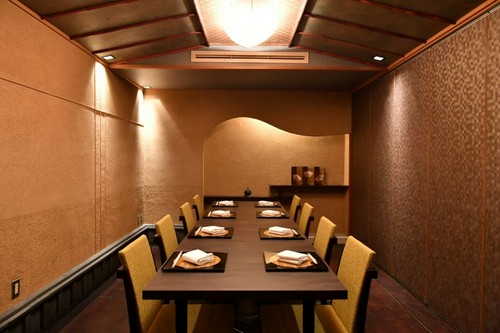 テーブル完全個室 ７名～１２名様