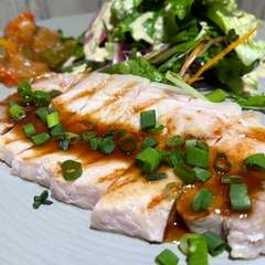 柔らか豚ロースのグリル　ジンジャーソース