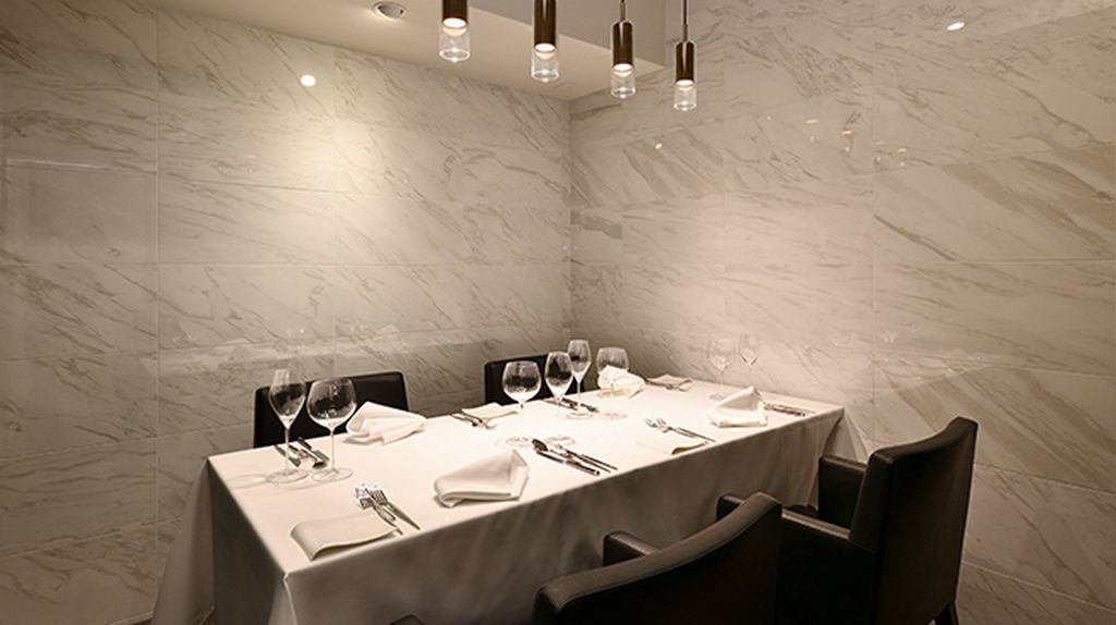 完全個室も用意。記念日やビジネスシーンなどにご利用ください。