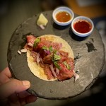当店だから可能な黒毛和牛とタコスのコラボ！
少し贅沢なタコスを楽しんで下さい