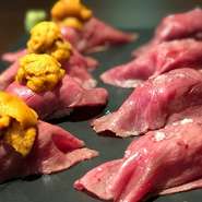 こちらも当店一押しメニューの肉寿司は絶品です