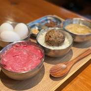 ミニローストビーフ丼とミニハンバーグ丼の贅沢ランチ御膳