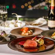 日本の中心東京駅、大きな窓からは東京駅舎、丸の内ビル群、皇居までを一望でき、 開放感溢れる寛ぎのひと時をご満喫いただけます。
ゲストへの心に残る思いやりを、絶品イタリアンと共にお愉しみください。