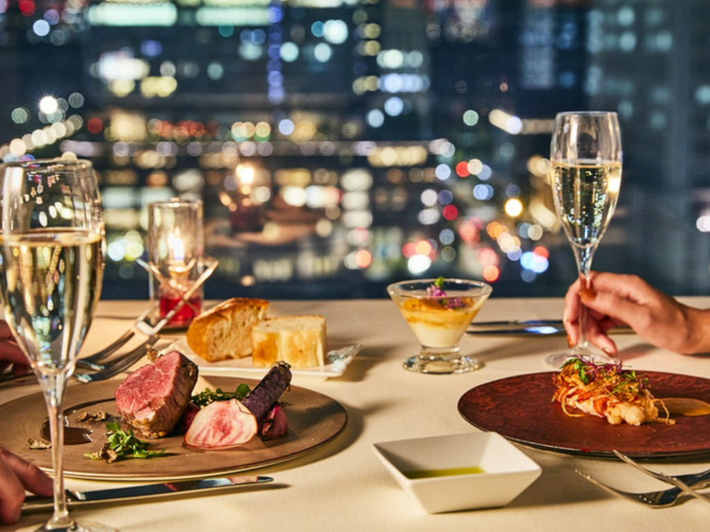 東京駅直結、大丸東京最上階！景色とお食事を一度に楽しめます！