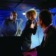 外国人ミュージシャンたちによるパワフルなライブをお送りしております。音楽を楽しみながら、こだわりのフードとドリンクを.各種PARTYや打上げなど様々なシーンでご利用ください。