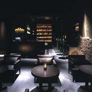 １階　BAR