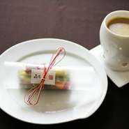 日本国内の選りすぐりの素材や世界各国の調味料を使い、表現した料理の数々は、国内外のセレブリティを魅了してきました。