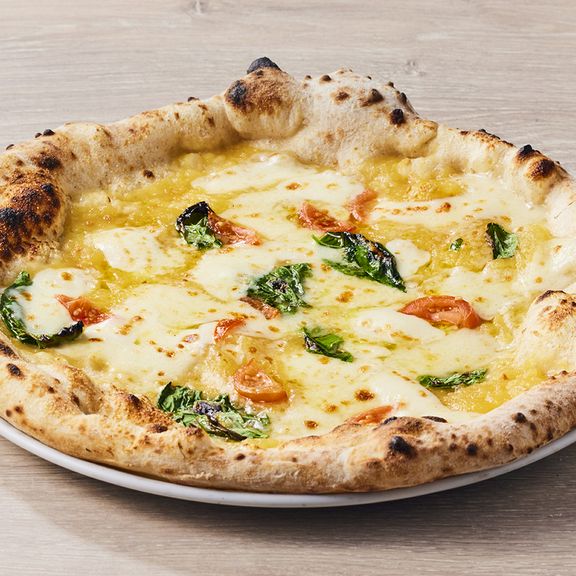 黄金のマルゲリータ(黄色トマトソースのマルゲリータ)