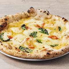 黄金のマルゲリータ（黄色トマトソースのマルゲリータ）