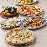 特選牛タリアータと世界一のPIZZAが楽しめる全7皿に120分飲み放題が付いたコース。
