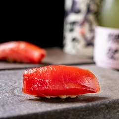 寿司仙人が目利きする、上質な食材で織りなす逸品を　