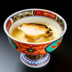 「寿司赤酢」定番の、人気の逸品『鮑の肝ソース』