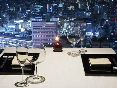 落ち着いた大人の雰囲気で二人の時間を