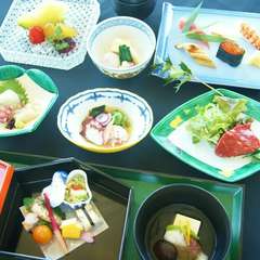 嵯峨　国産牛サーロイン、握り寿司など全8品