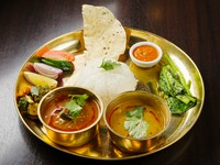 ネパールの家庭料理を満喫できる『ネパール タリセット』