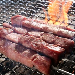 牛タン串（世界三大品種ブラックアンガス牛使用）