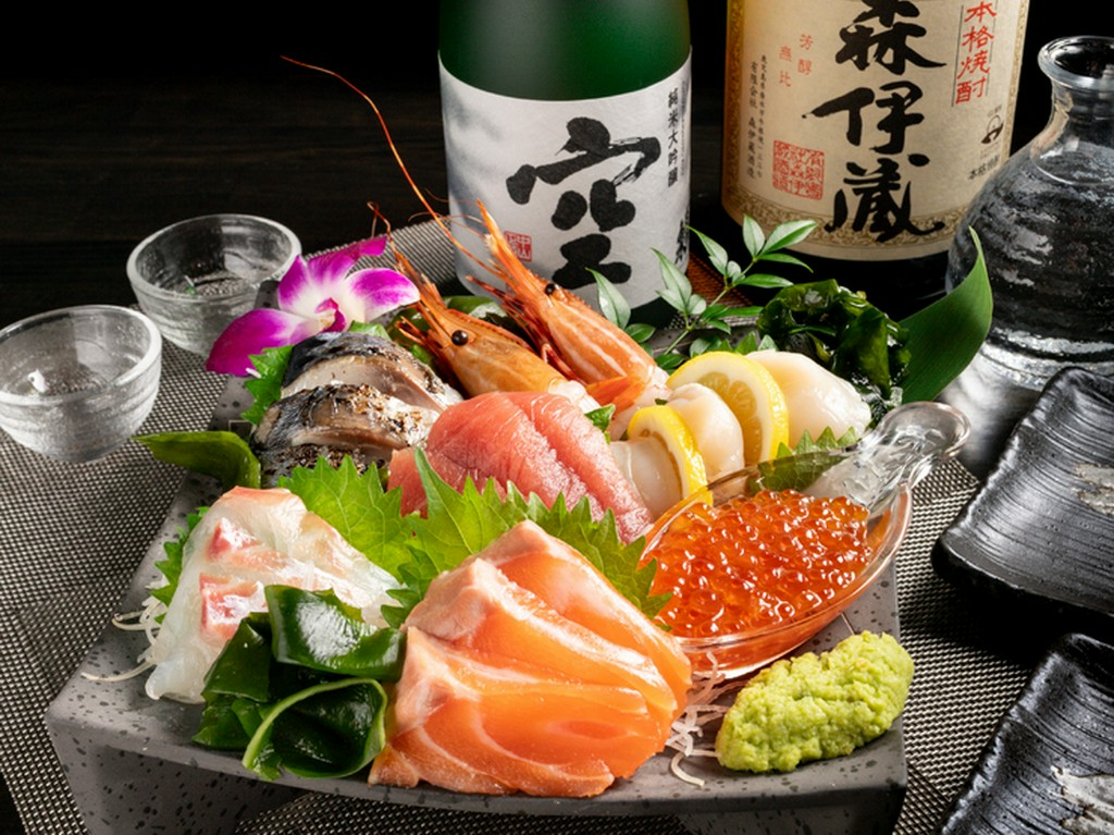 刺身盛りとお酒