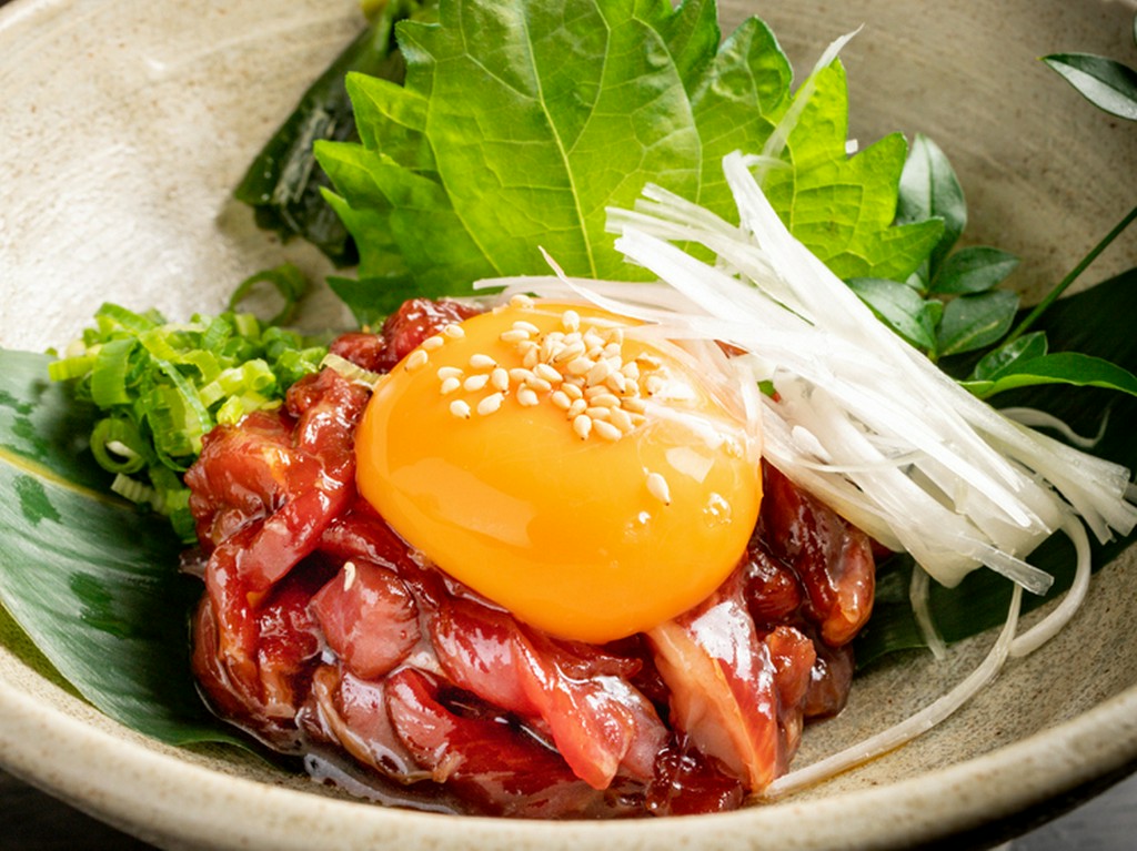 たまごつきユッケ