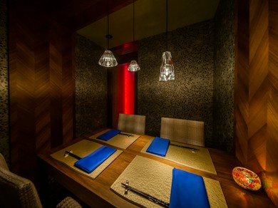 接待や会食、デートや記念日におすすめのスタイリッシュな個室席