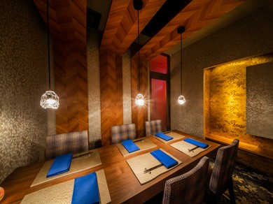 六本木の隠れ家。ご接待にも嬉しい個室も完備しております。