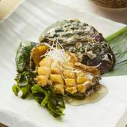 ※メニューは仕入状況等により変更となる場合がございます。予めご了承ください。
※各個室予約の場合、別途個室料を頂戴いたします。（2名個室:2200円／4名個室:3300円／6名個室:4400円）
キャンセル料につきまして以下の通り申し受けます。
予約取消時
・当日連絡なし 100%
・当日連絡あり 100%
・1日前00:00～ 50%
・2日前00:00～ 30%
※記念日以外の場合もご利用もできます。（通常デザート）