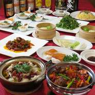 医食同源、健康中華　青蓮は四川料理、湖南料理の多種多様な香辛料による鮮やかな辛さを研究しています。