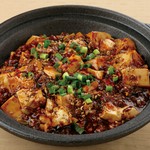 四川山椒がピリっと効いたこってり肉味噌の本格麻婆豆腐。