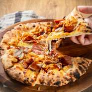 Niku Pizza
チャーシューと鴨肉のオイスターソース風味のピッツァ。Roasted Pork Fillet,Duck meat.