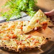 生ハムとポテトチーズソースPizza LOTOBLU