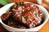 カリフラワーと豚肉炒め　1280
黄にらと豚肉炒め　1880
干し豆腐とセロリの肉炒め　1280
牛肉と牛すじ肉の煮込み　2680
牛とじゃがいもの　トマト煮込み　2280
牛肉のオイスターソース炒め　1680