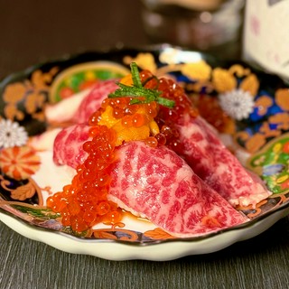大人気肉寿司！