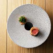 充実した前菜、真狩産豚のメイン。DAFNEを満喫するスタンダードプラン。
※写真はイメージです。