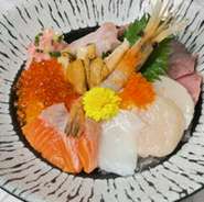 えび、まぐろ、いくら、サーモン、かに、ほたて、ねぎとろ他
