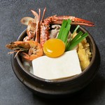 渡り蟹・海老・いか・あさりと魚介たっぷり