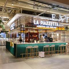 オープンで開放的なエントランス