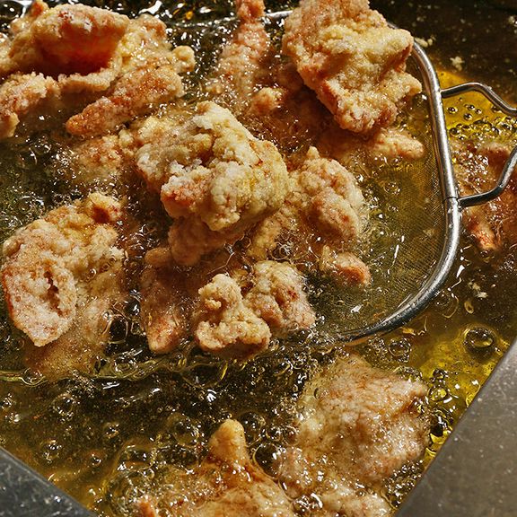 「鶏のから揚げ」秘伝の漬けタレが決め手！濃厚な旨味