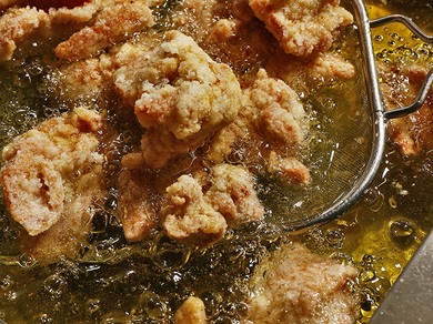 「鶏のから揚げ」秘伝の漬けタレが決め手！濃厚な旨味