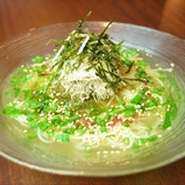 パスタ麺のカッペリーニを使用した梅風味の和風冷麺
