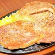 リブロース、サーロインにつながっている部位で赤身とサシの味わいがあるのが特徴の高級部位