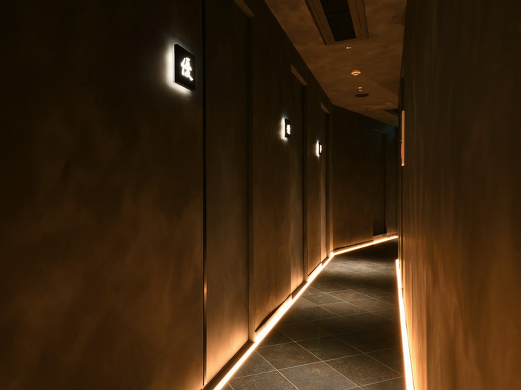 完全個室の贅沢空間。宴会や会食、接待にどうぞ。