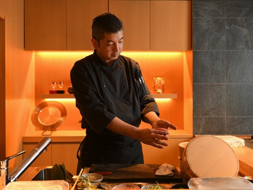 料理人の包丁捌きが楽しめる、品格漂う特別個室のカウンター席