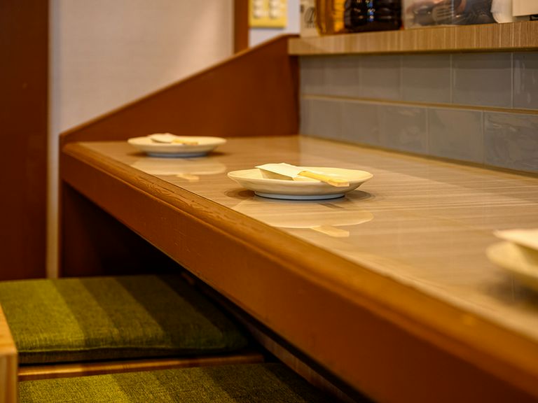 「今日は会社帰りにツマミと酒を三杯」1人飲みも乙なもの