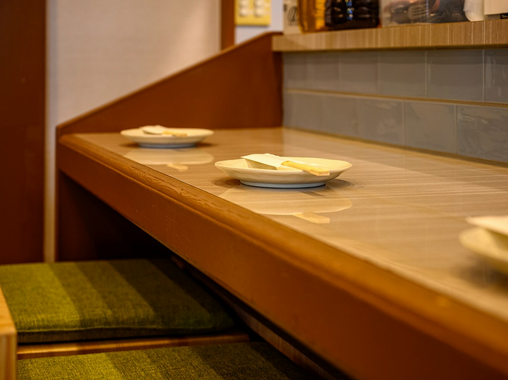 「今日は会社帰りにツマミと酒を三杯」1人飲みも乙なもの