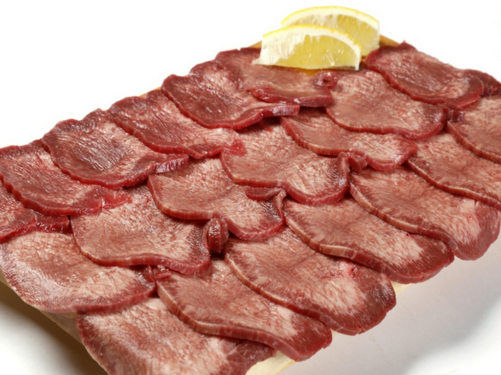 ボリューム満点！牛タン好きな人が満足できる一品『はみ出る牛タン　3人前』