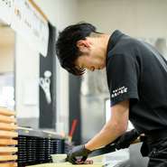 気遣いを大切にし、スムーズで誰も待たせないような対応を