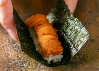 道産ウニを贅沢にいただく『ウニドッグ』