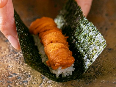 道産ウニを贅沢にいただく『ウニドッグ』