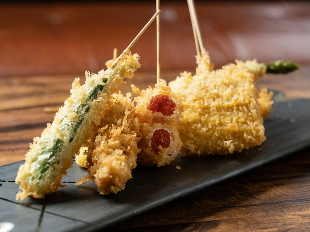 ユーグレナ『パラミロン』配合　植物油を使用した、体に優しい串揚げ