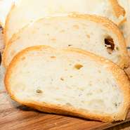 煮込み料理やアヒージョと一緒にどうぞ。