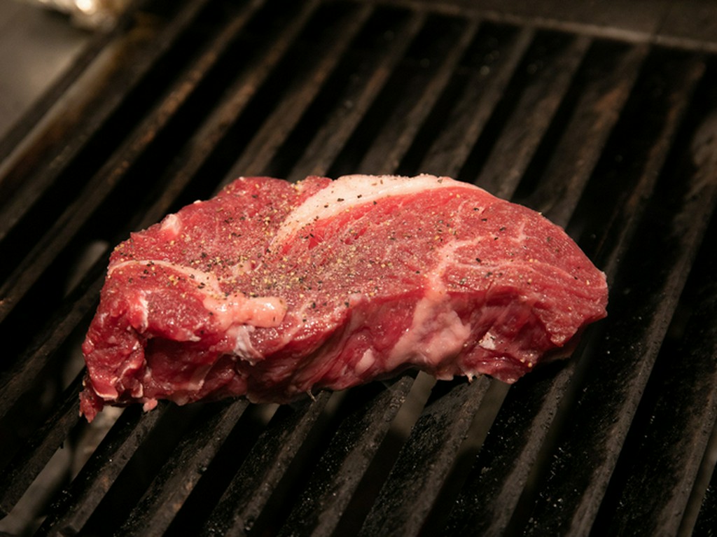 ニュージーランドの牧草牛